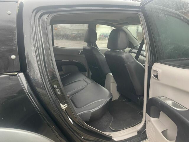 Черный Мицубиси Л 200, объемом двигателя 2.5 л и пробегом 145 тыс. км за 6800 $, фото 6 на Automoto.ua