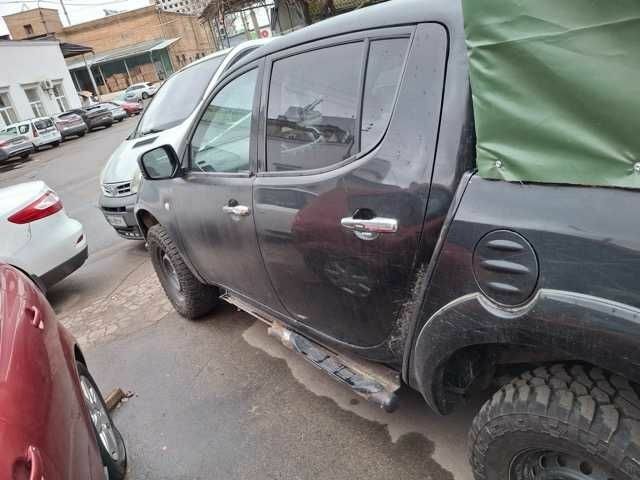 Чорний Міцубісі Л 200, об'ємом двигуна 2.5 л та пробігом 270 тис. км за 4500 $, фото 17 на Automoto.ua