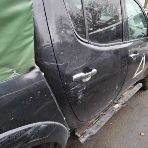 Чорний Міцубісі Л 200, об'ємом двигуна 2.5 л та пробігом 270 тис. км за 4500 $, фото 12 на Automoto.ua