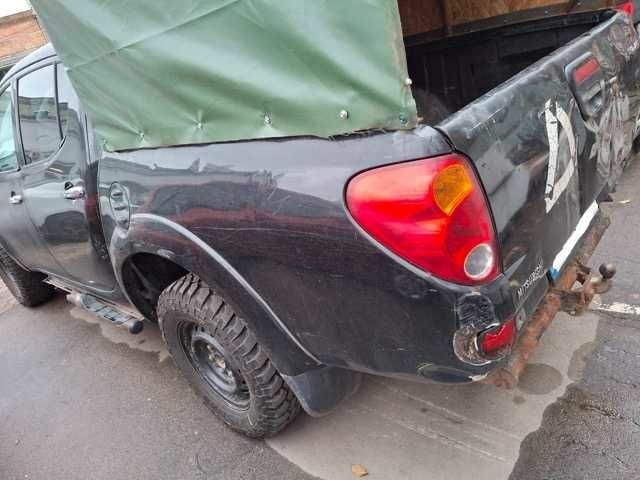 Чорний Міцубісі Л 200, об'ємом двигуна 2.5 л та пробігом 270 тис. км за 4500 $, фото 15 на Automoto.ua