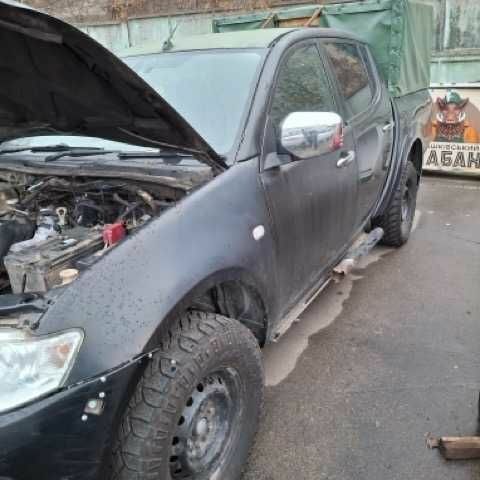 Чорний Міцубісі Л 200, об'ємом двигуна 2.5 л та пробігом 270 тис. км за 4500 $, фото 6 на Automoto.ua