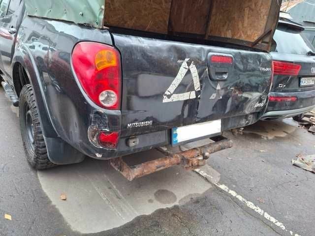 Чорний Міцубісі Л 200, об'ємом двигуна 2.5 л та пробігом 270 тис. км за 4500 $, фото 14 на Automoto.ua