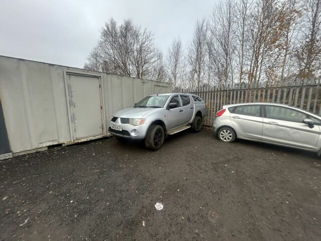 Черный Мицубиси Л 200, объемом двигателя 2.5 л и пробегом 160 тыс. км за 4200 $, фото 6 на Automoto.ua