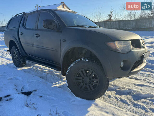 Чорний Міцубісі Л 200, об'ємом двигуна 2.48 л та пробігом 390 тис. км за 7999 $, фото 2 на Automoto.ua