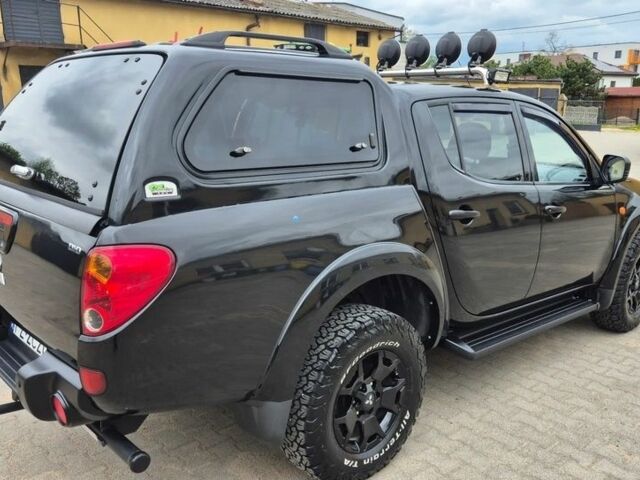 Чорний Міцубісі Л 200, об'ємом двигуна 2.5 л та пробігом 218 тис. км за 4974 $, фото 3 на Automoto.ua