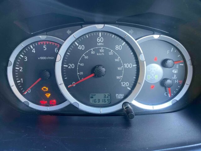 Черный Мицубиси Л 200, объемом двигателя 2.5 л и пробегом 163 тыс. км за 7600 $, фото 11 на Automoto.ua