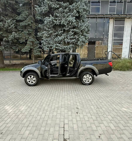 Міцубісі Л 200 2013 у Одесі на Automoto.ua Чорний Міцубісі Л 200, об'ємом двигуна 2.48 л та пробігом 94 тис. км за 14800 $, фото 8 на Automoto.ua