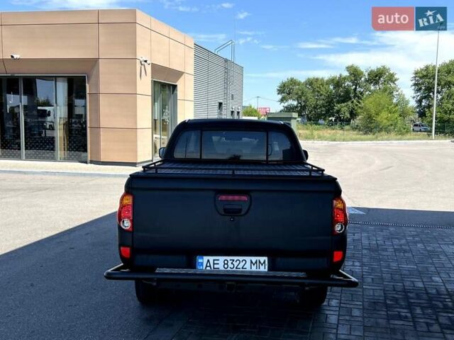 Чорний Міцубісі Л 200, об'ємом двигуна 2.48 л та пробігом 165 тис. км за 16300 $, фото 4 на Automoto.ua