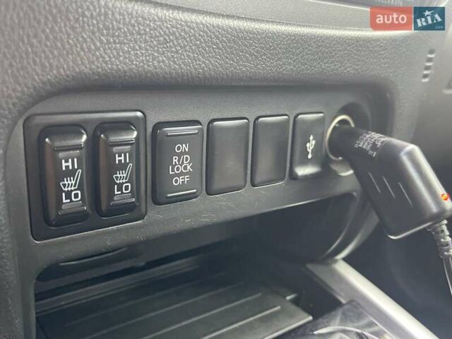 Чорний Міцубісі Л 200, об'ємом двигуна 2.4 л та пробігом 205 тис. км за 20900 $, фото 16 на Automoto.ua