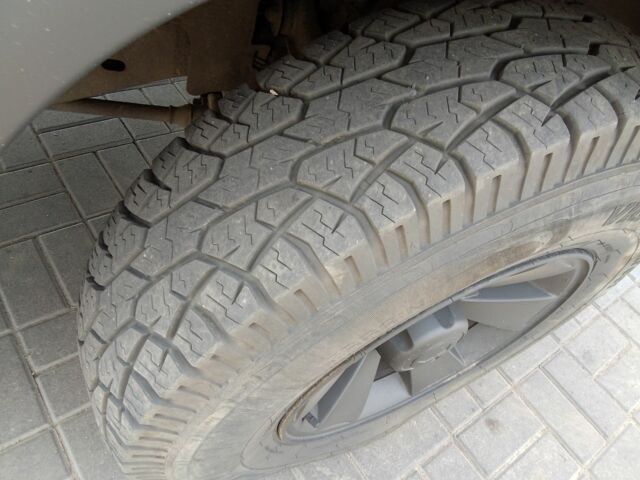 Чорний Міцубісі Л 200, об'ємом двигуна 2.5 л та пробігом 260 тис. км за 7000 $, фото 1 на Automoto.ua