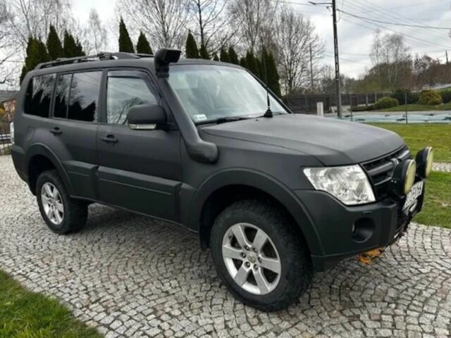 Чорний Міцубісі Л 200, об'ємом двигуна 3.2 л та пробігом 241 тис. км за 2950 $, фото 1 на Automoto.ua