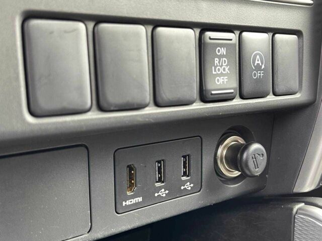 Черный Мицубиси Л 200, объемом двигателя 0 л и пробегом 58 тыс. км за 32900 $, фото 15 на Automoto.ua