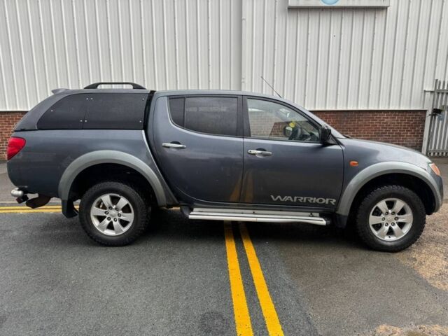 Фіолетовий Міцубісі Л 200, об'ємом двигуна 2.5 л та пробігом 130 тис. км за 7000 $, фото 1 на Automoto.ua