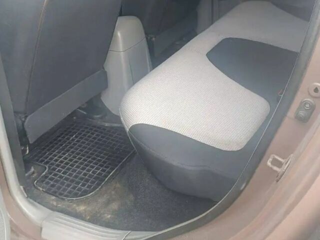 Коричневый Мицубиси Л 200, объемом двигателя 2.5 л и пробегом 298 тыс. км за 3250 $, фото 7 на Automoto.ua