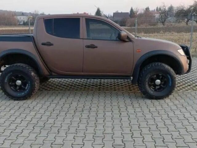 Коричневый Мицубиси Л 200, объемом двигателя 2.5 л и пробегом 298 тыс. км за 3250 $, фото 4 на Automoto.ua