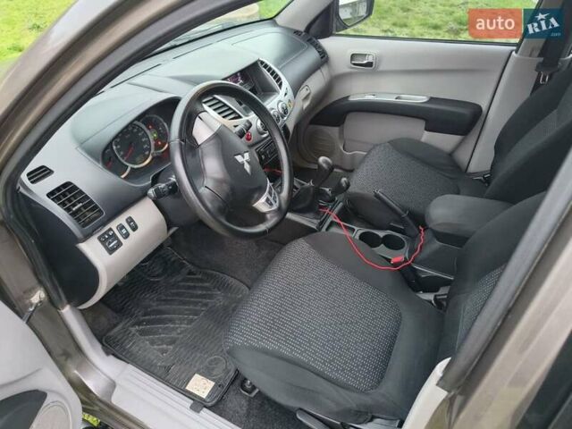 Коричневый Мицубиси Л 200, объемом двигателя 2.48 л и пробегом 251 тыс. км за 15500 $, фото 4 на Automoto.ua