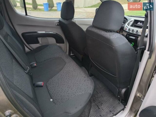 Коричневый Мицубиси Л 200, объемом двигателя 2.48 л и пробегом 251 тыс. км за 15500 $, фото 6 на Automoto.ua