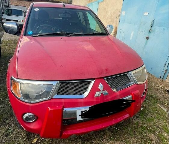 Мицубиси Л 200 2008 в Коломые на Automoto.ua Красный Мицубиси Л 200, объемом двигателя 2.5 л и пробегом 197 тыс. км за 6409 $, фото 1 на Automoto.ua
