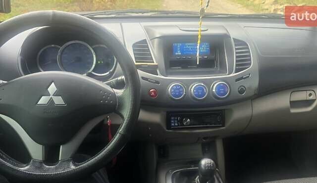 Мицубиси Л 200 2006 в Краматорске на Automoto.ua Мицубиси Л 200, объемом двигателя 0 л и пробегом 223 тыс. км за 8000 $, фото 4 на Automoto.ua