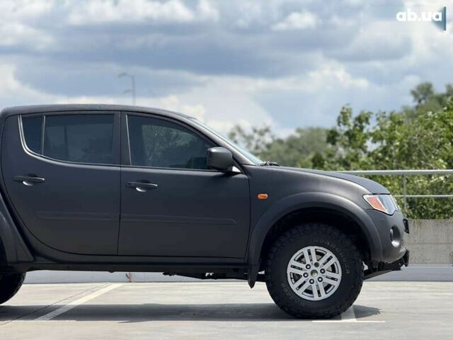 Мицубиси Л 200, объемом двигателя 2.5 л и пробегом 352 тыс. км за 11650 $, фото 9 на Automoto.ua