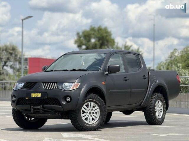 Мицубиси Л 200, объемом двигателя 2.5 л и пробегом 352 тыс. км за 11650 $, фото 1 на Automoto.ua