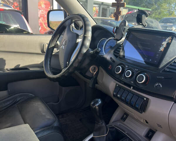 Міцубісі Л 200, об'ємом двигуна 2.5 л та пробігом 227 тис. км за 15000 $, фото 8 на Automoto.ua