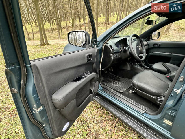 Мицубиси Л 200, объемом двигателя 2.5 л и пробегом 350 тыс. км за 11500 $, фото 45 на Automoto.ua