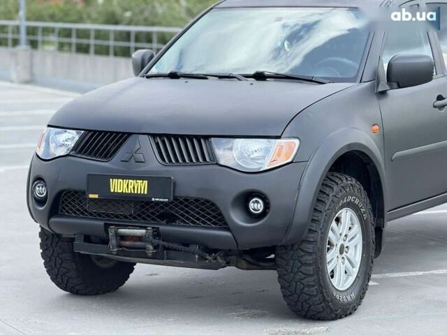 Мицубиси Л 200, объемом двигателя 2.5 л и пробегом 352 тыс. км за 11650 $, фото 2 на Automoto.ua