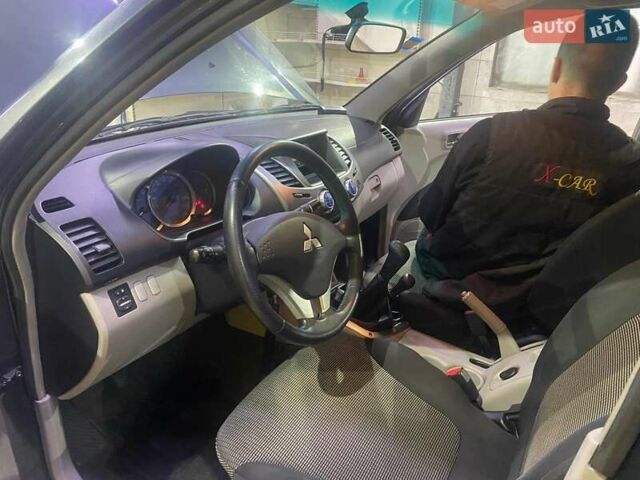 Мицубиси Л 200, объемом двигателя 2.48 л и пробегом 108 тыс. км за 20500 $, фото 14 на Automoto.ua