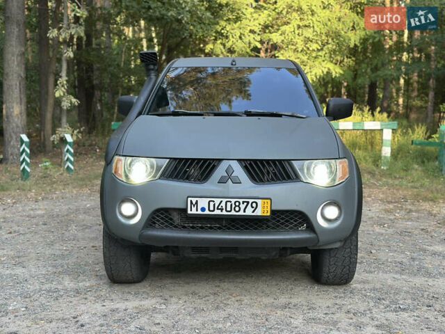 Міцубісі Л 200, об'ємом двигуна 2.5 л та пробігом 323 тис. км за 9999 $, фото 2 на Automoto.ua
