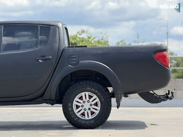 Мицубиси Л 200, объемом двигателя 2.5 л и пробегом 352 тыс. км за 11650 $, фото 12 на Automoto.ua