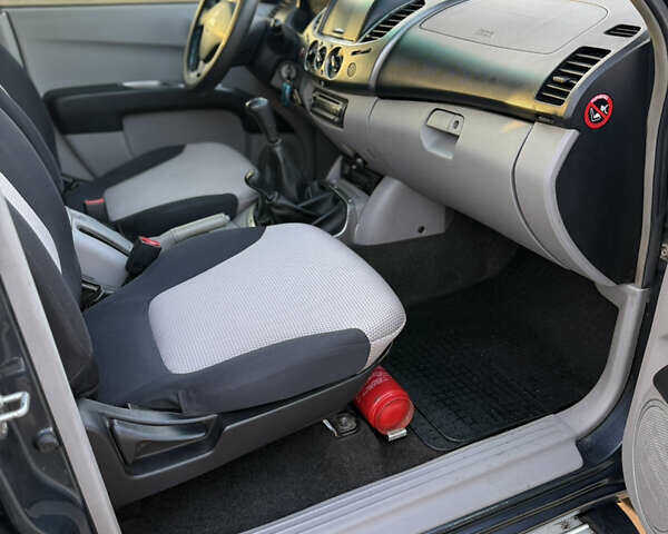 Міцубісі Л 200, об'ємом двигуна 2.5 л та пробігом 117 тис. км за 12800 $, фото 8 на Automoto.ua