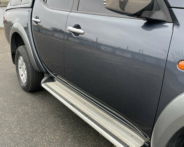 Мицубиси Л 200, объемом двигателя 2.5 л и пробегом 157 тыс. км за 15500 $, фото 2 на Automoto.ua