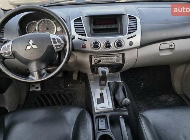 Мицубиси Л 200, объемом двигателя 2.48 л и пробегом 273 тыс. км за 3600 $, фото 7 на Automoto.ua