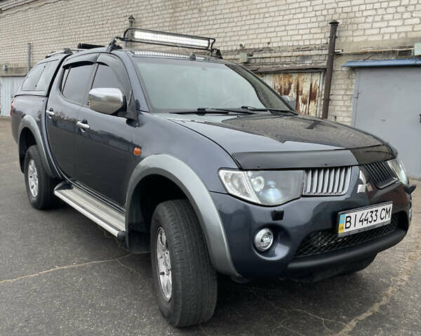 Мицубиси Л 200, объемом двигателя 2.5 л и пробегом 157 тыс. км за 15500 $, фото 1 на Automoto.ua