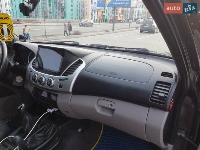 Мицубиси Л 200, объемом двигателя 2.5 л и пробегом 225 тыс. км за 15700 $, фото 11 на Automoto.ua