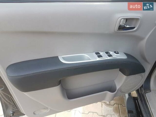 Мицубиси Л 200, объемом двигателя 2.5 л и пробегом 225 тыс. км за 15700 $, фото 13 на Automoto.ua