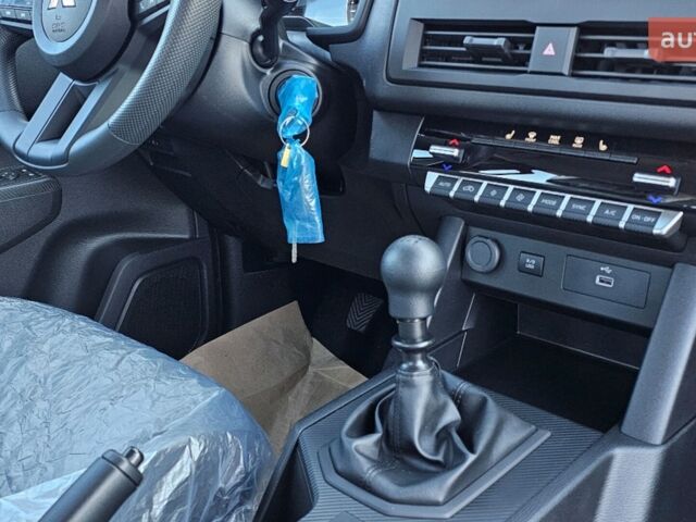 Мицубиси Л 200, объемом двигателя 2.44 л и пробегом 0 тыс. км за 43287 $, фото 16 на Automoto.ua