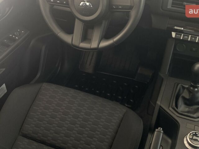 Мицубиси Л 200, объемом двигателя 2.44 л и пробегом 0 тыс. км за 43245 $, фото 13 на Automoto.ua