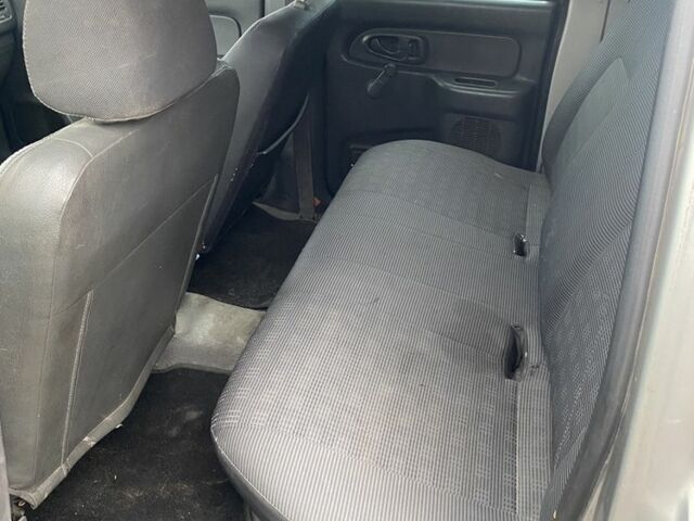 Сірий Міцубісі Л 200, об'ємом двигуна 2.5 л та пробігом 300 тис. км за 5500 $, фото 4 на Automoto.ua