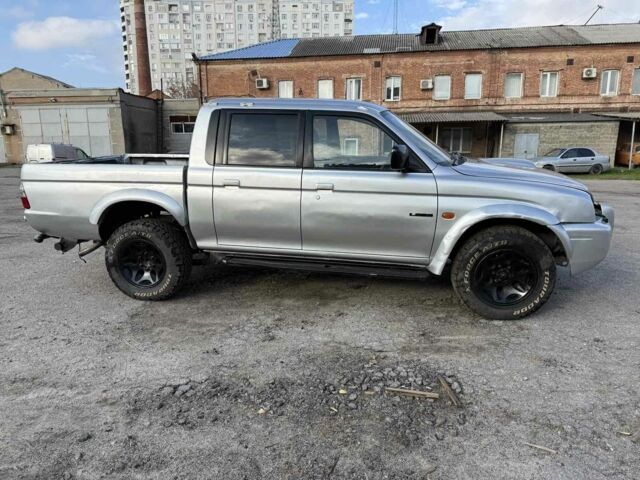 Сірий Міцубісі Л 200, об'ємом двигуна 2.5 л та пробігом 220 тис. км за 4300 $, фото 4 на Automoto.ua