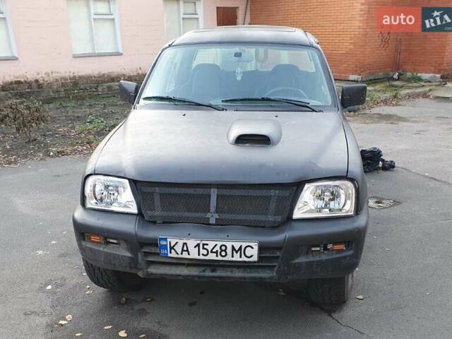 Сірий Міцубісі Л 200, об'ємом двигуна 2.5 л та пробігом 663 тис. км за 5500 $, фото 1 на Automoto.ua