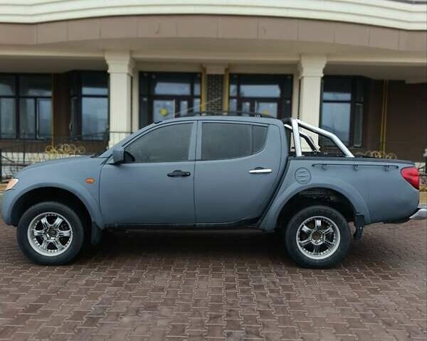 Сірий Міцубісі Л 200, об'ємом двигуна 2.48 л та пробігом 295 тис. км за 10999 $, фото 18 на Automoto.ua