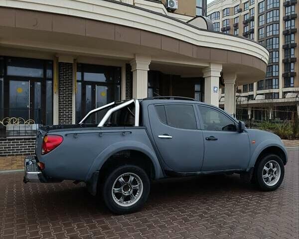 Сірий Міцубісі Л 200, об'ємом двигуна 2.48 л та пробігом 295 тис. км за 10999 $, фото 7 на Automoto.ua