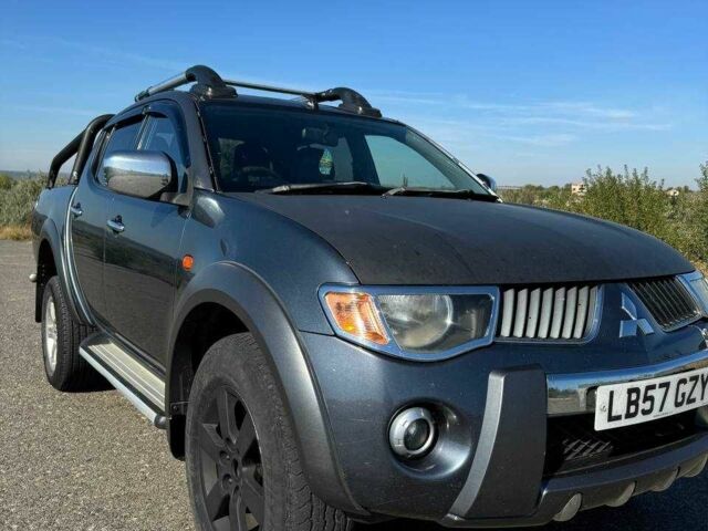 Сірий Міцубісі Л 200, об'ємом двигуна 2.5 л та пробігом 282 тис. км за 6300 $, фото 1 на Automoto.ua