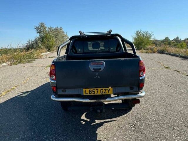 Сірий Міцубісі Л 200, об'ємом двигуна 2.5 л та пробігом 282 тис. км за 6300 $, фото 4 на Automoto.ua