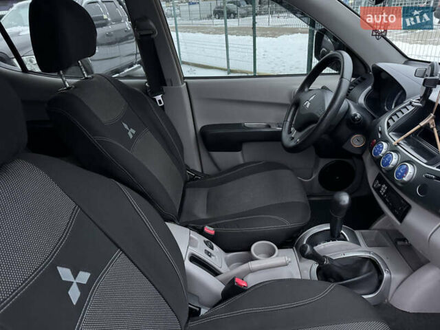 Сірий Міцубісі Л 200, об'ємом двигуна 2.48 л та пробігом 258 тис. км за 11990 $, фото 29 на Automoto.ua