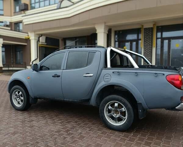 Сірий Міцубісі Л 200, об'ємом двигуна 2.48 л та пробігом 295 тис. км за 10999 $, фото 15 на Automoto.ua