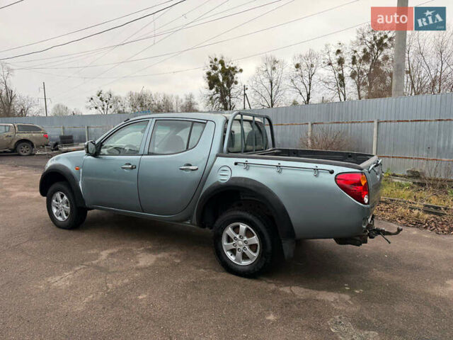 Сірий Міцубісі Л 200, об'ємом двигуна 2.5 л та пробігом 235 тис. км за 10700 $, фото 7 на Automoto.ua