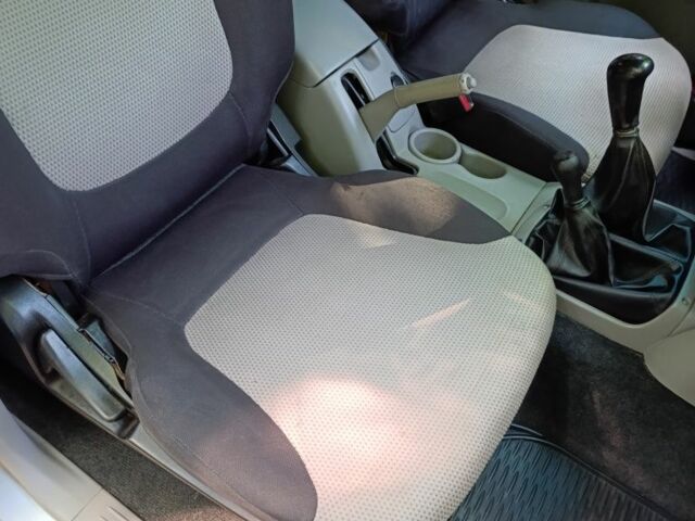 Серый Мицубиси Л 200, объемом двигателя 2.5 л и пробегом 270 тыс. км за 11800 $, фото 18 на Automoto.ua